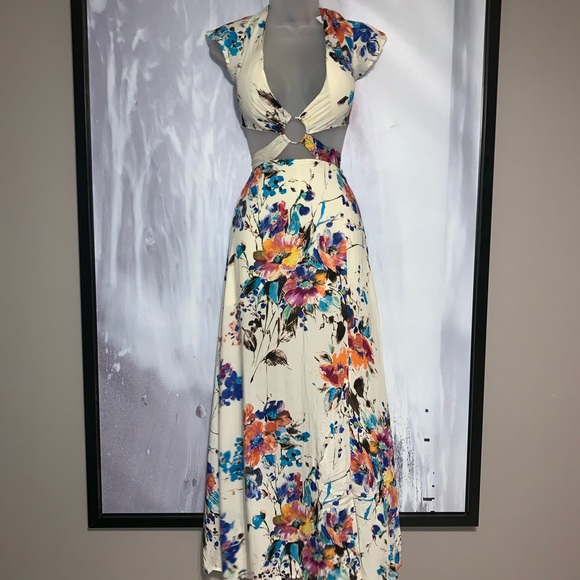 💗Beautiful cut out design boho Maxi dress 💕❤️ - Picture 4 of 6